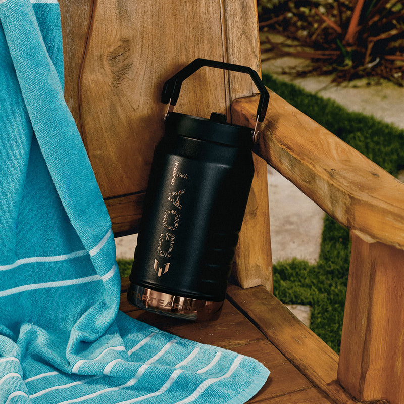 Stanley 1913 Messi x Stanley 1913 IceFlow™ Flip Straw Jug in Messi GOAT Black