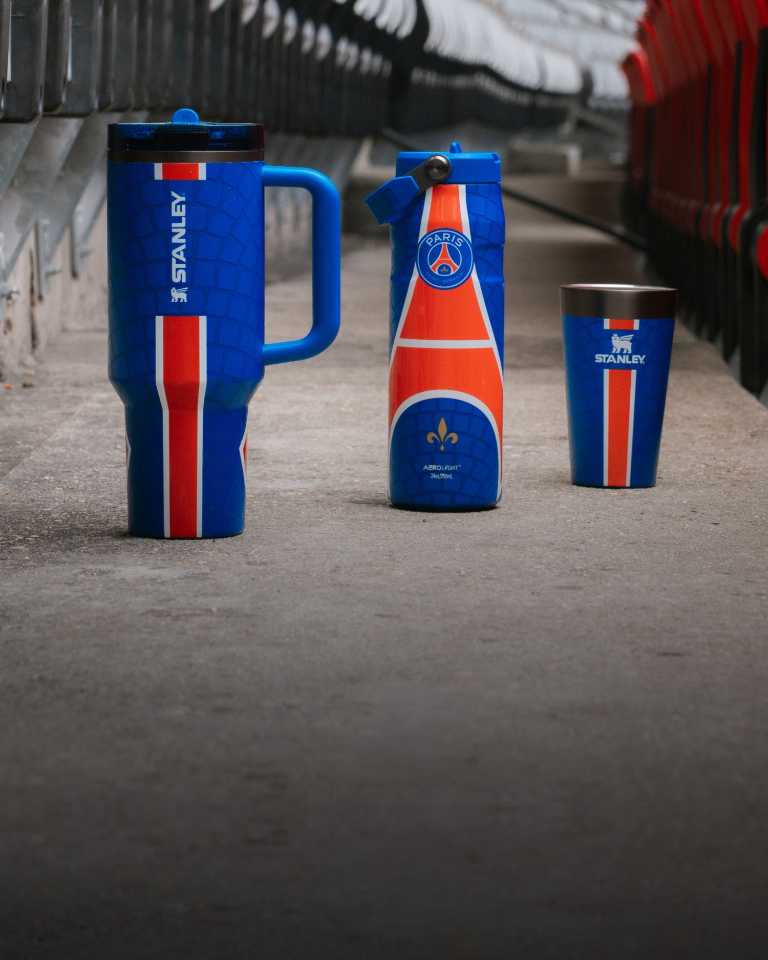 【限定商品】Stanley×PSG IceFlow 24oz タンブラー 新品 限定商品】Stanley×PSG IceFlow 24oz タンブラー 新品 パリ