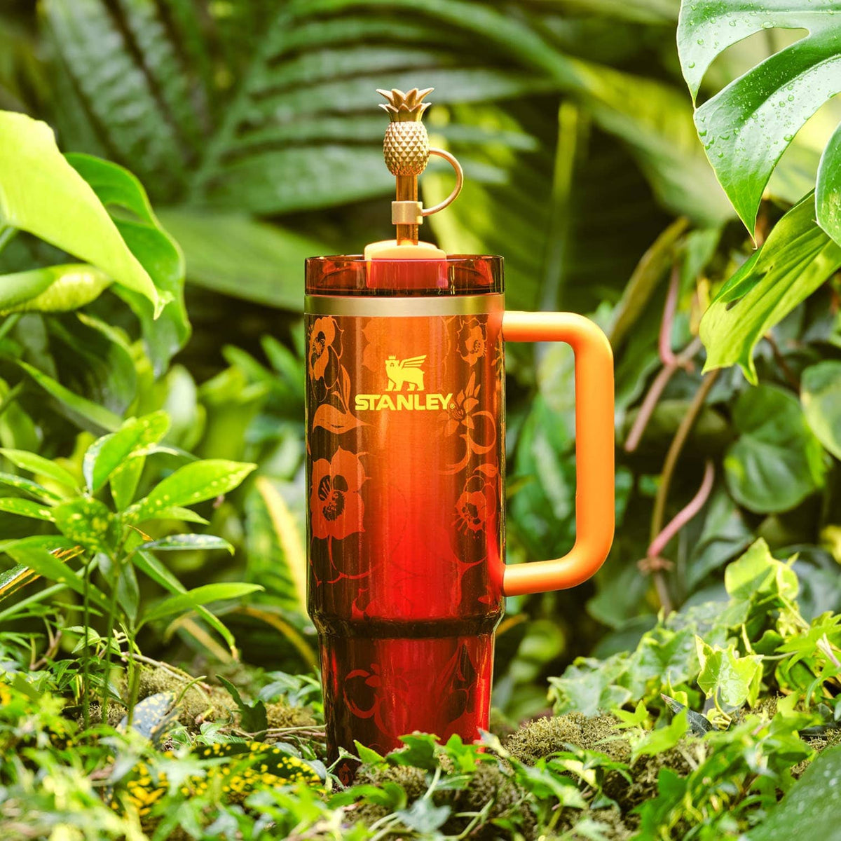 Stanley 1913 x Karol G The Quencher H2.0 FlowState Tumbler | 30 OZ6