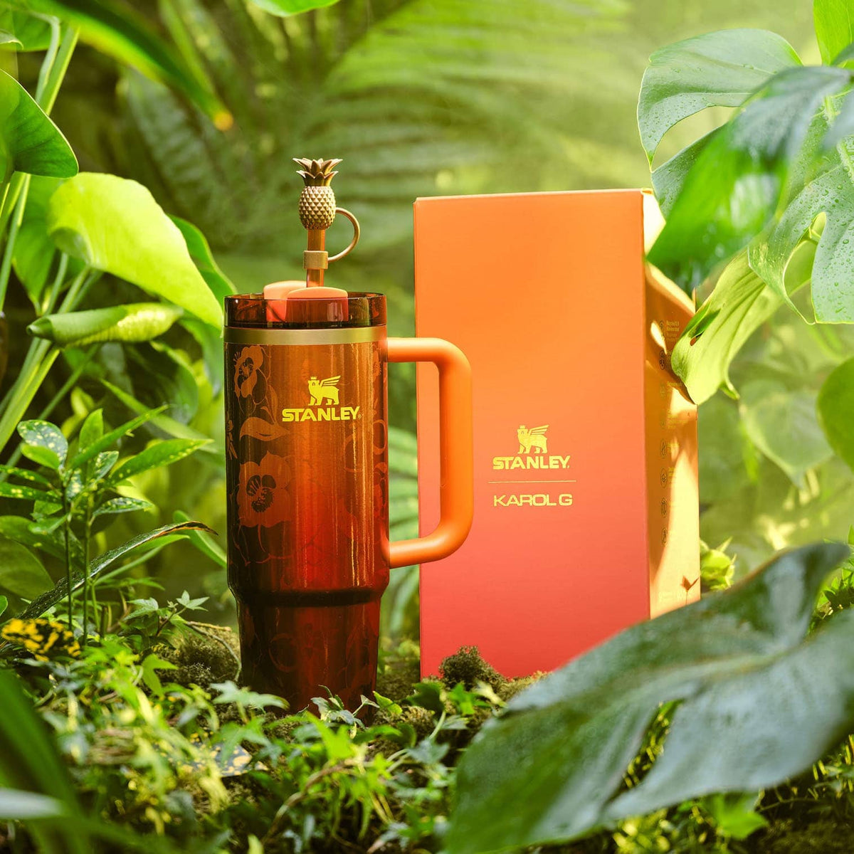 Stanley 1913 x Karol G The Quencher H2.0 FlowState Tumbler | 30 OZ7