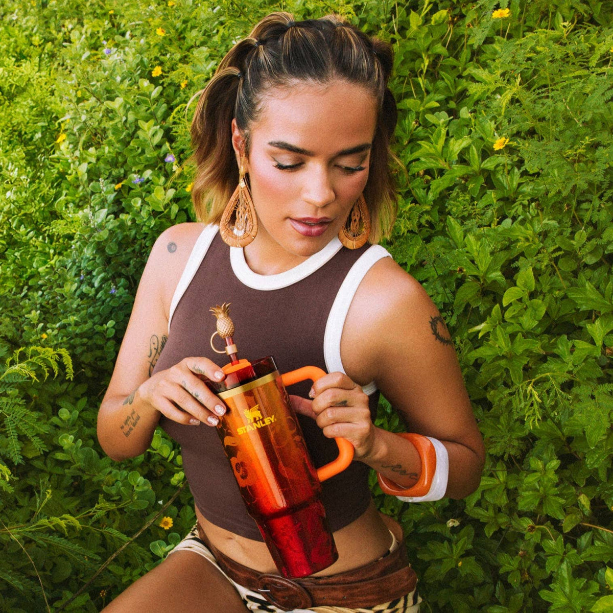 Stanley 1913 x Karol G The Quencher H2.0 FlowState Tumbler | 30 OZ5