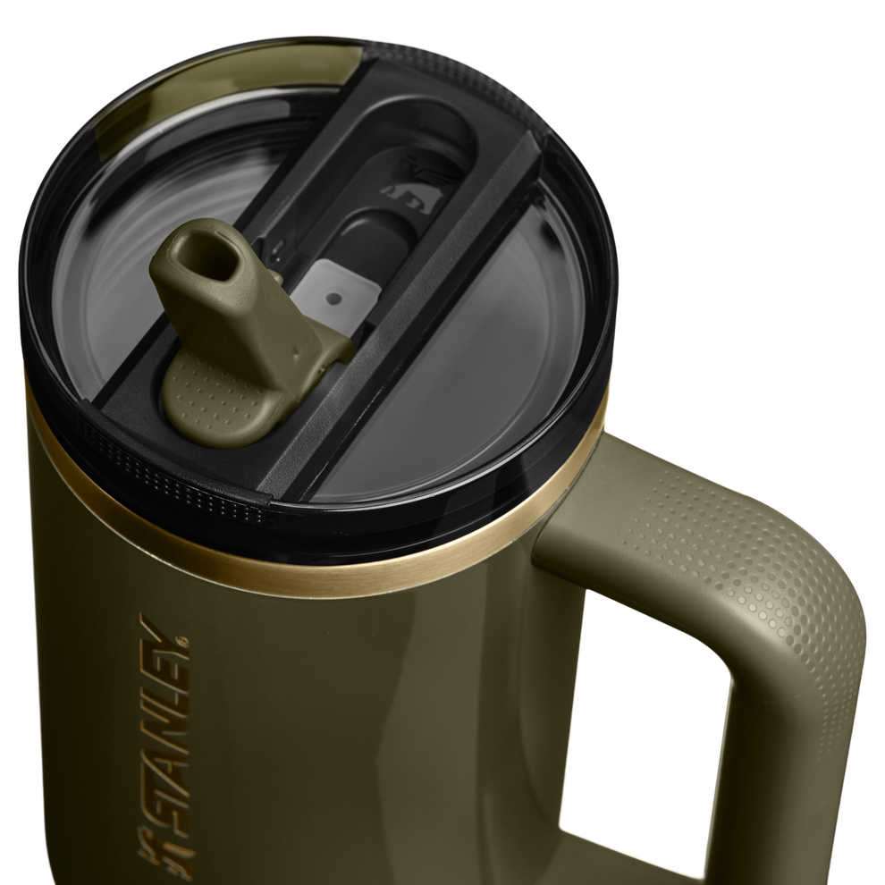 Stanley 1913 The Quencher® ProTour Tumbler 30oz Spring Reset Collection in Peat Moss Gloss | Lid Detailed View