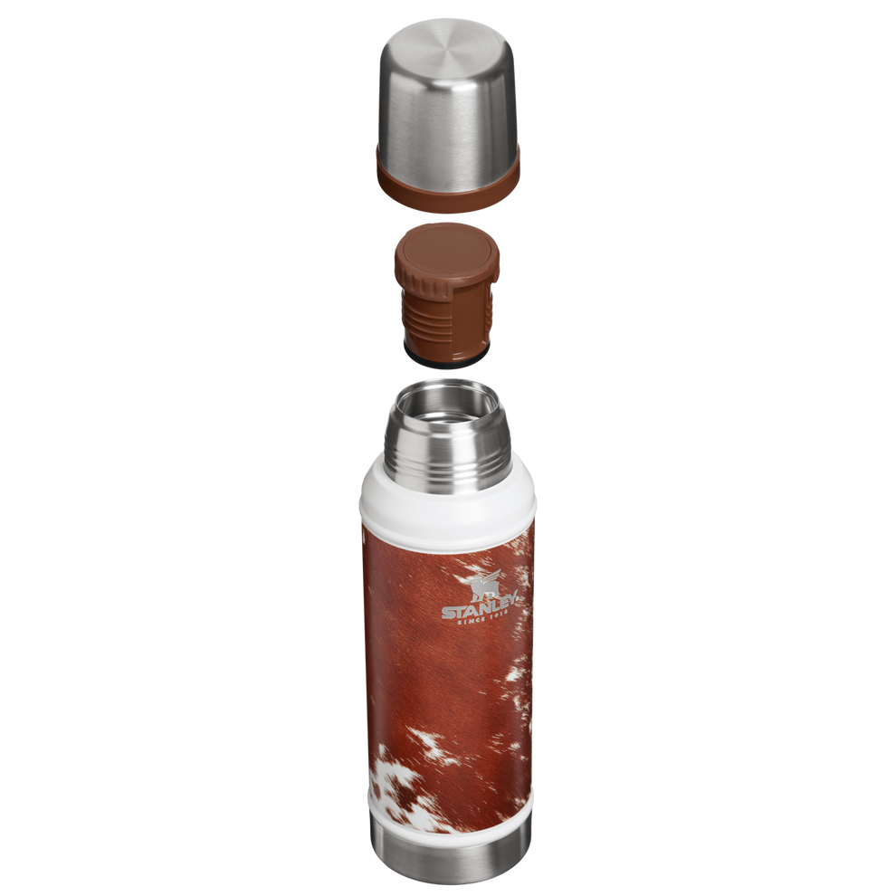 Stanley 1913 The Stanley 1913 x Kacey Musgraves Legendary Classic Bottle 1 QT in Kacey Musgraves Rodeo