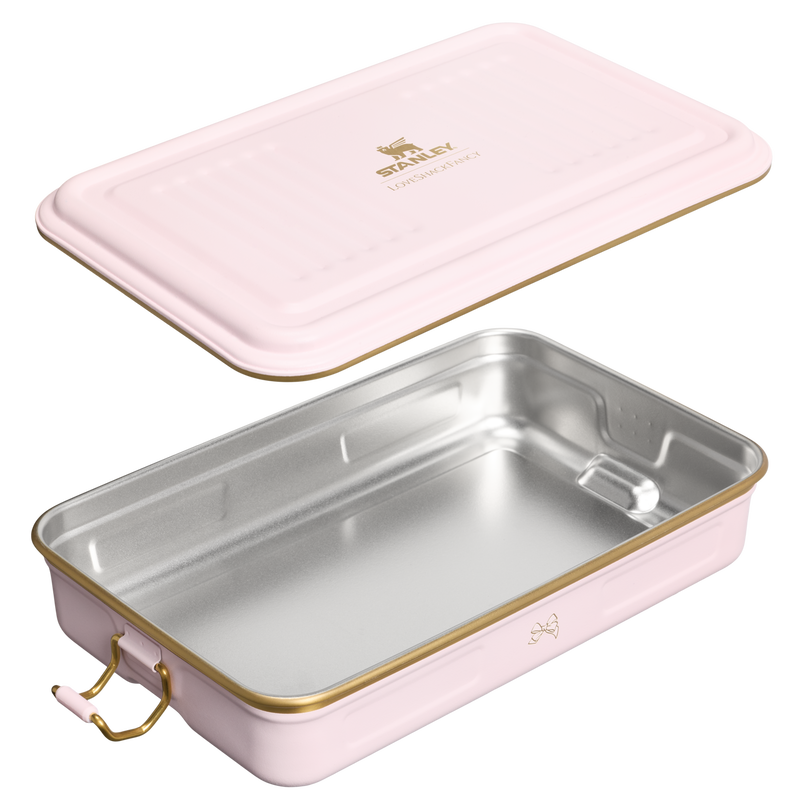 Stanley 1913 Stanley 1913 x LoveShackFancy  Classic Legendary Useful Box 1.25 QT in Pale Pink | Cross Section View