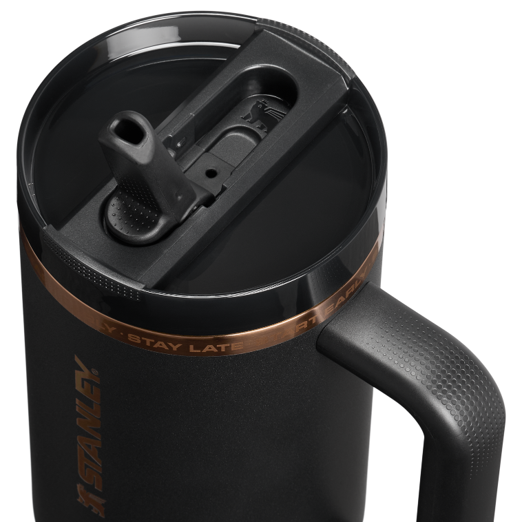 Stanley 1913 Messi x Stanley 1913 Quencher® ProTour Flip Straw Tumbler in Messi GOAT Black | Lid Detailed View