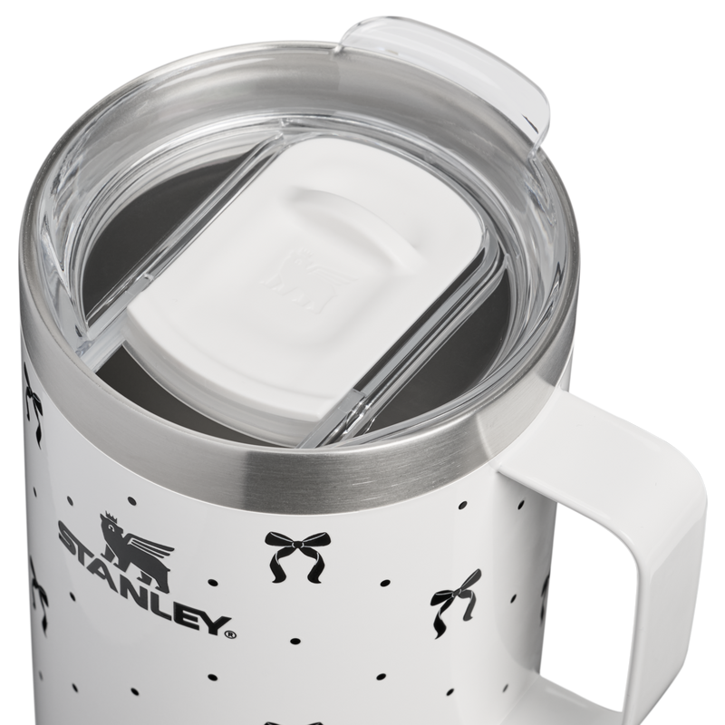 Stanley 1913 The Everyday Camp Mug 24 oz The Holiday Collection in Salt Bows | Lid Detailed View
