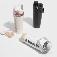 Shaker for protein and smoothies